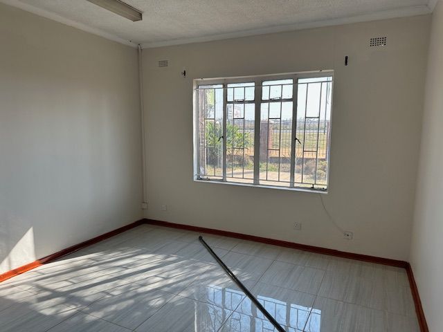 Ruwa - Mutare Road Office Block/Retail Frontage