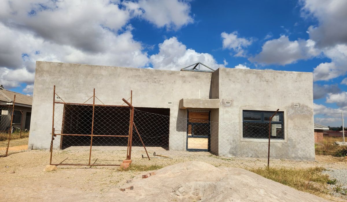 RUWA ROCKVIEW INCOMPLETE HOUSE: US$90 000