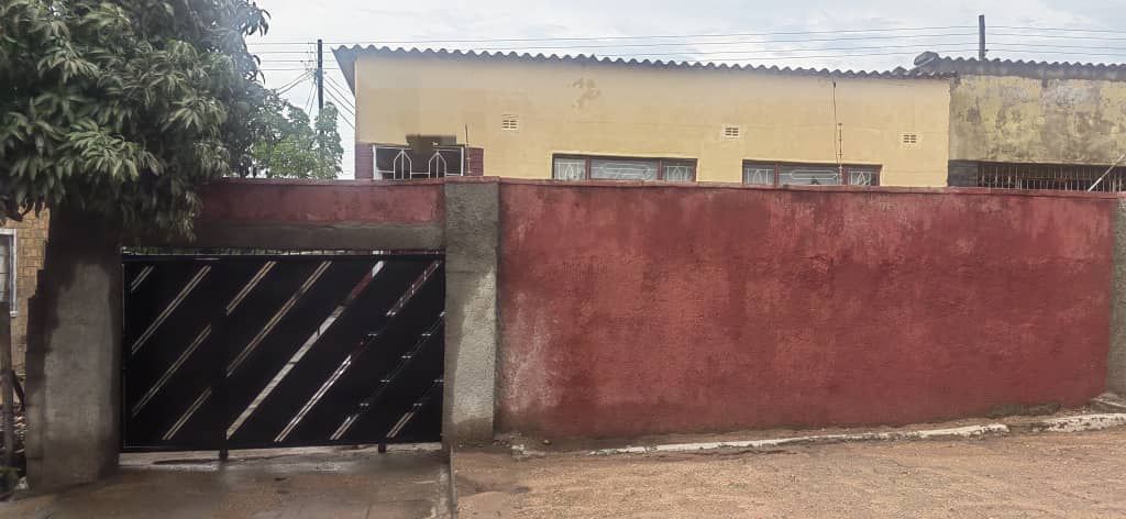 Semi-Detached 3 Bedroom House for Sale in Entumbane, Bulawayo 