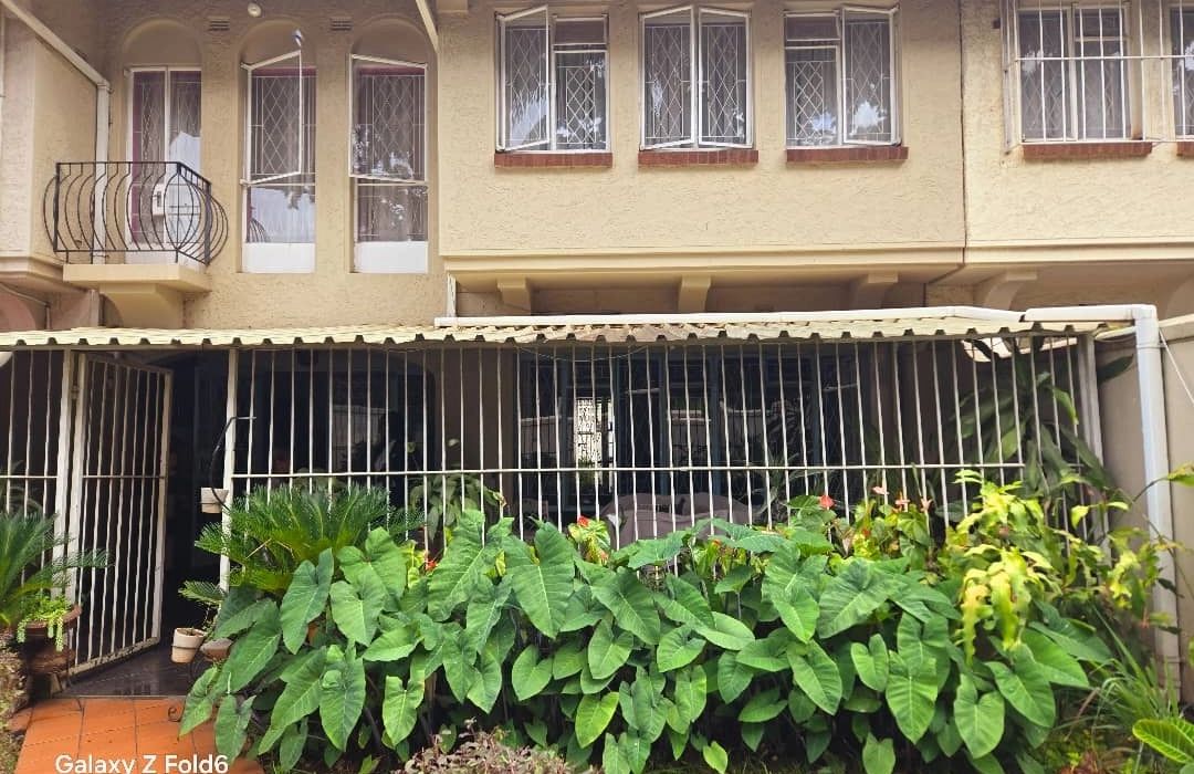 Spacious Avenues 3 beds Flat for Sale