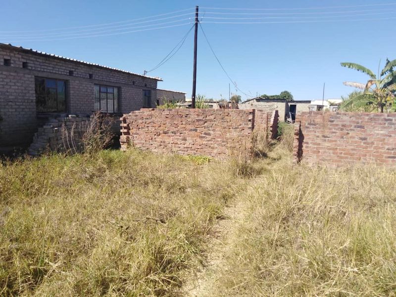 Stand for Sale in Chitungwiza, Unit 0