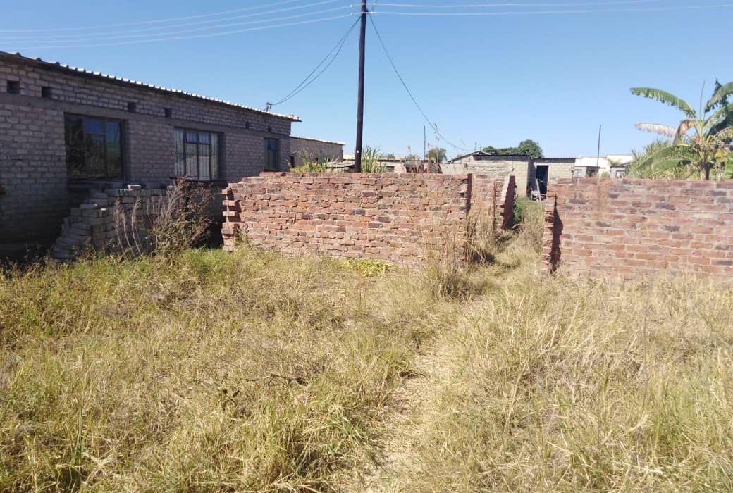 Stand for Sale in Chitungwiza, Unit 0