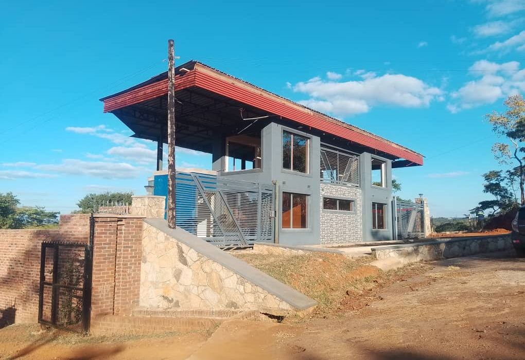 Stand for Sale in Glen Lorne 