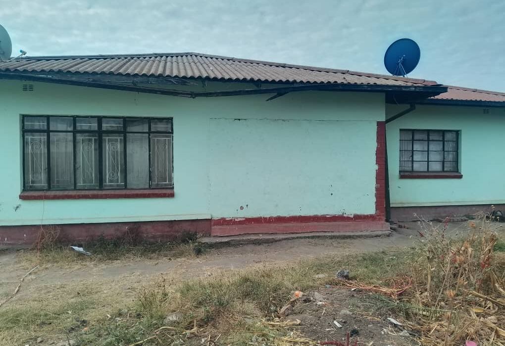 Stand for Sale in Lochinvar 