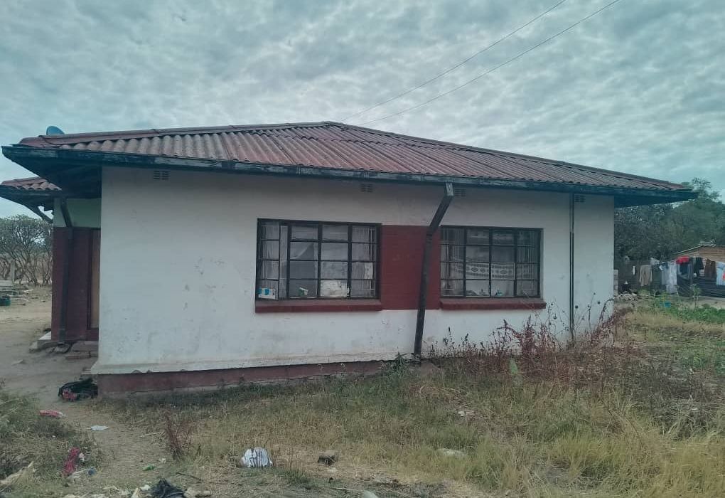 Stand for Sale in Lochinvar 