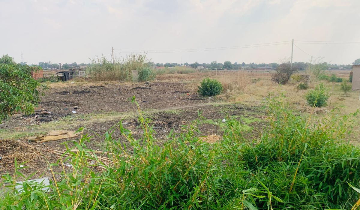 Stand for Sale in Lochinvar , featuring a temporary staff cottage