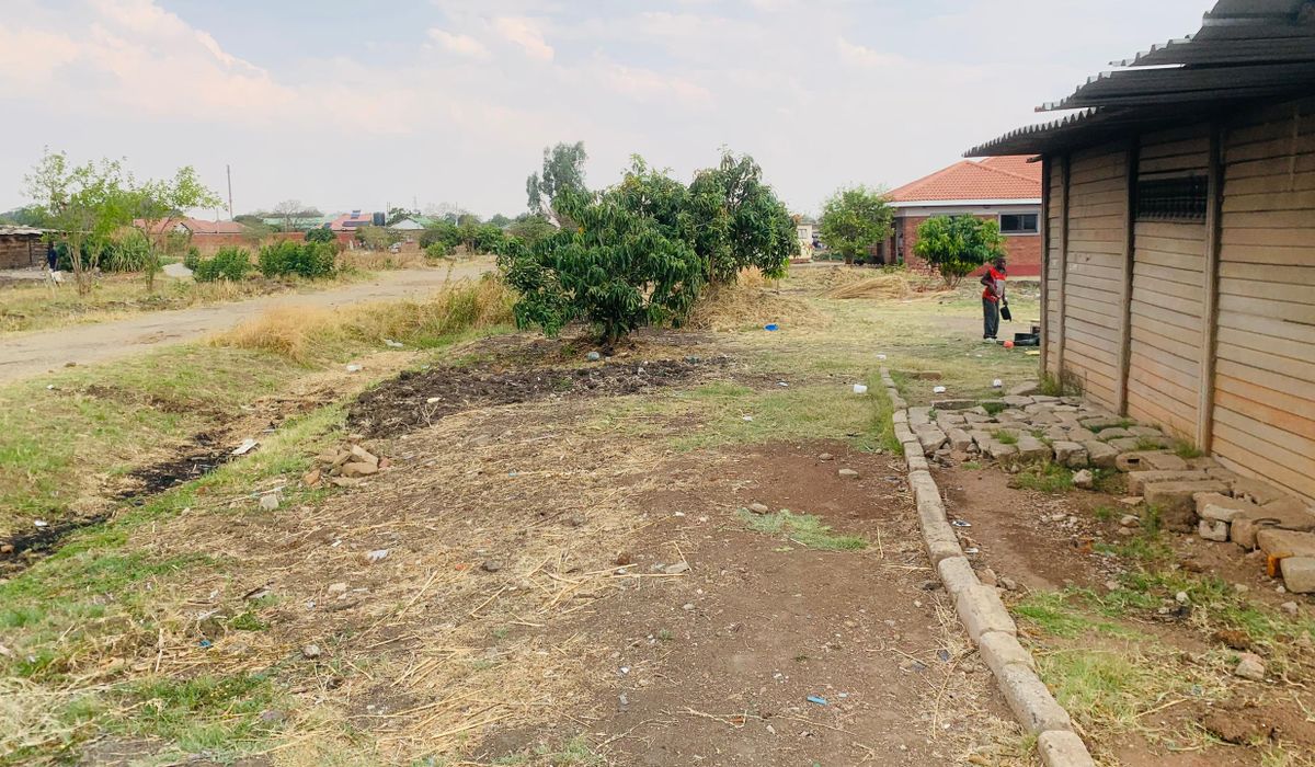 Stand for Sale in Lochinvar , featuring a temporary staff cottage