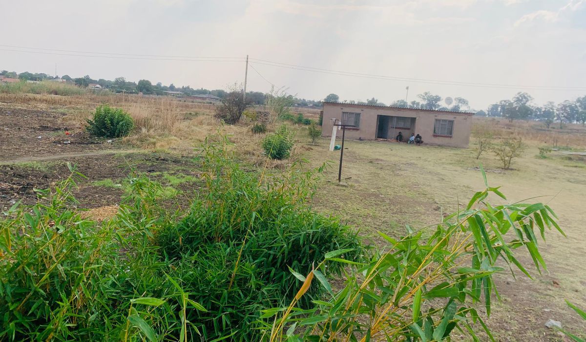 Stand for Sale in Lochinvar , featuring a temporary staff cottage