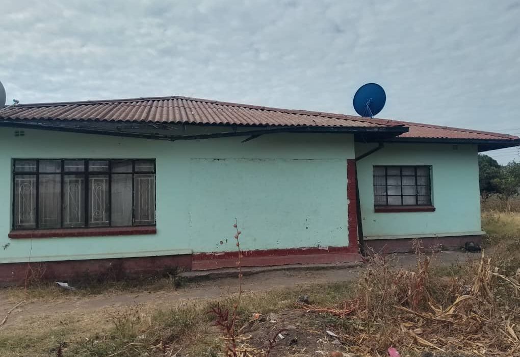 Stand for Sale in Lochinvar 