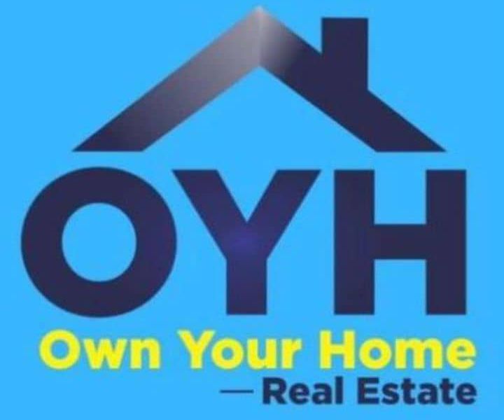 Stand for Sale in Mainway Meadows, featuring a 3 Room Cottage 