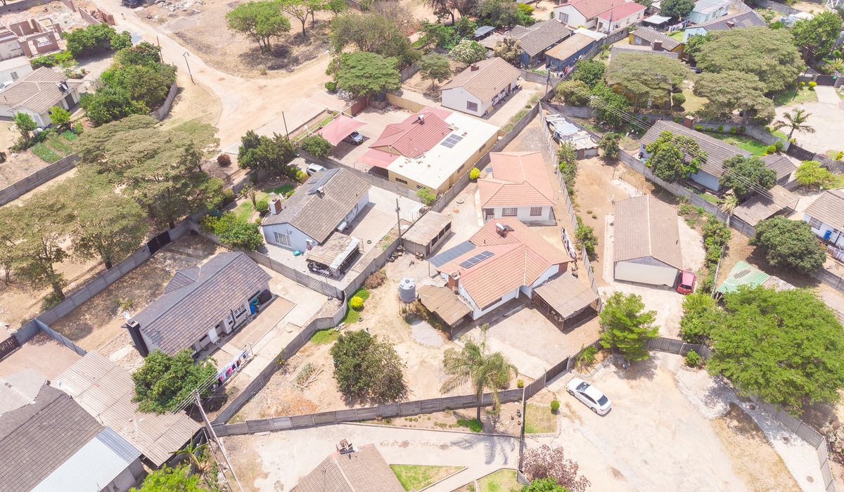 Three bedroomed house for sale in Houghton Park