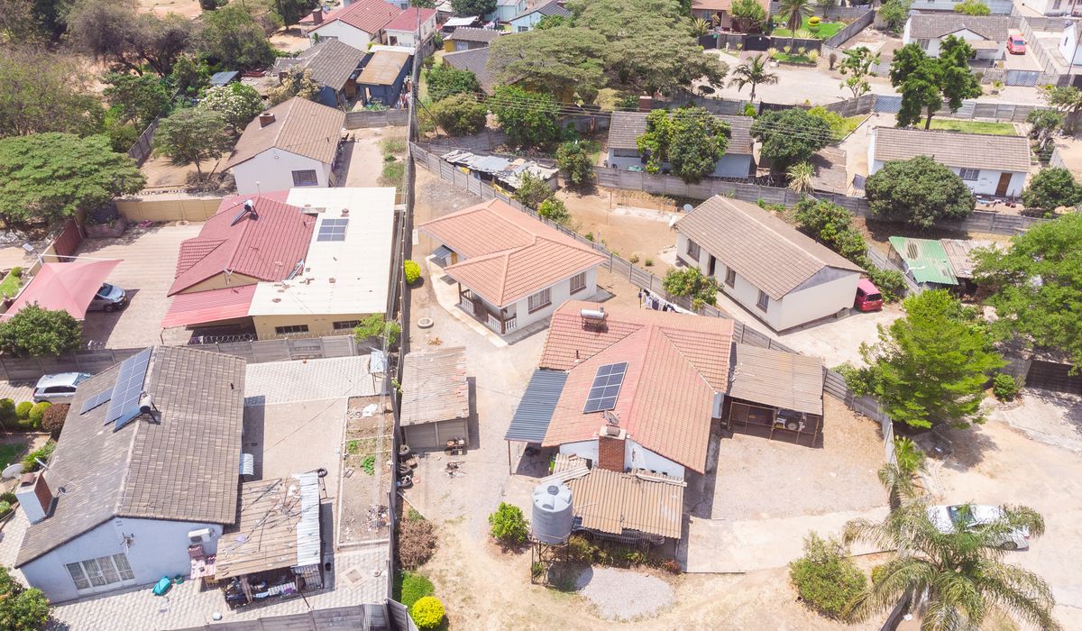 Three bedroomed house for sale in Houghton Park
