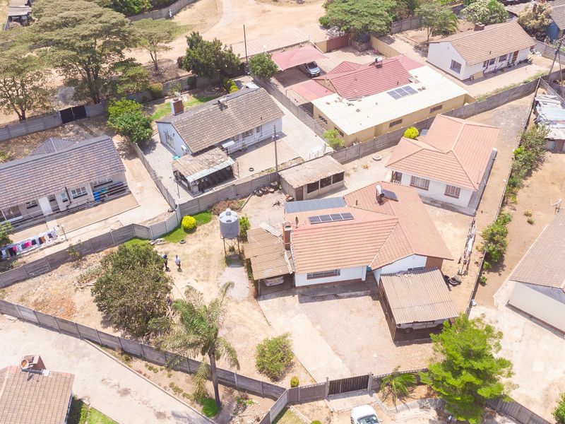 Three bedroomed house for sale in Houghton Park